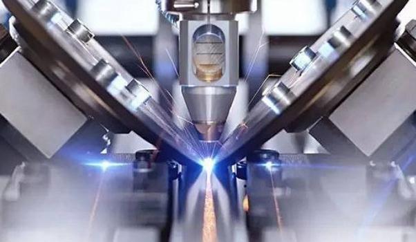 激光焊接車身，焊縫寬度控制在2mm以下（精準(zhǔn)可控）