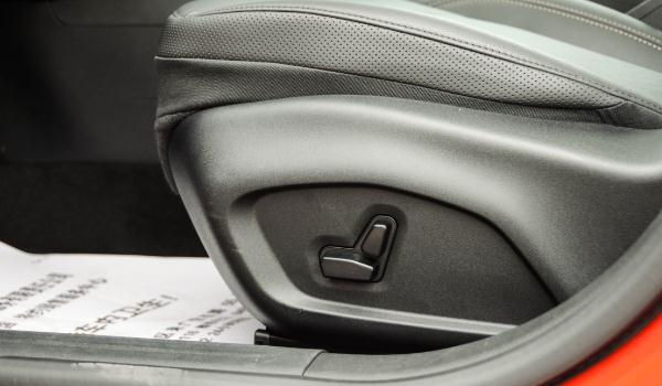 什么是座椅電動(dòng)調(diào)節(jié)，更加精準(zhǔn)舒適（比手動(dòng)更實(shí)用）