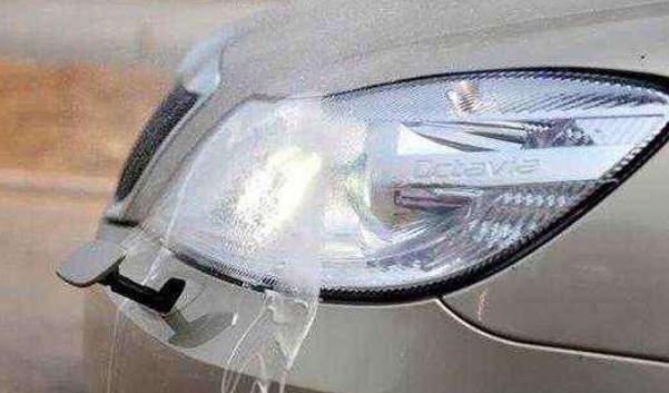 什么是大燈清洗裝置，實用方便成本低（方便快捷）