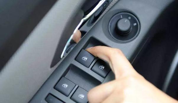 什么是車窗一鍵升降功能，提高駕駛安全系數(shù)（隨意升降調(diào)整）