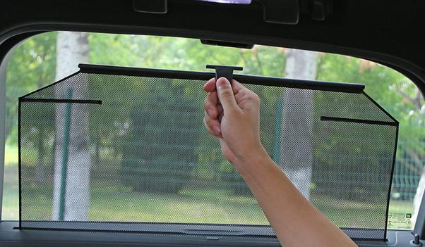 什么是后風(fēng)擋遮陽簾，能夠遮擋紫外線（夜間不宜使用）