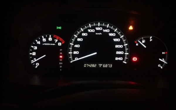 儀表盤黃燈三角感嘆號(hào) 儀表盤黃燈什么意思