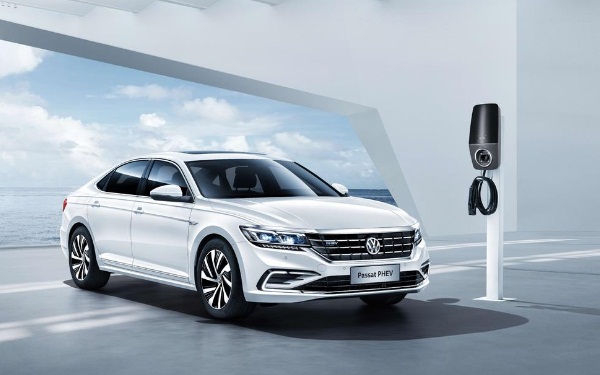 混動(dòng)和插電式怎么選 混動(dòng)和插電式哪個(gè)好