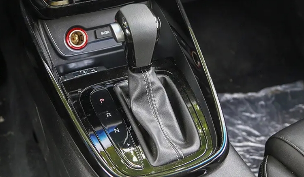 寶駿530是什么變速箱 搭配兩種變速箱（6擋手動(dòng)/CVT無級變速）