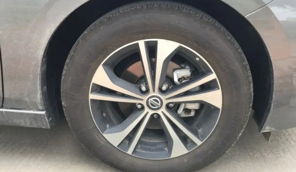 日產軒逸輪胎規(guī)格型號多少 輪胎型號為215/50 r17