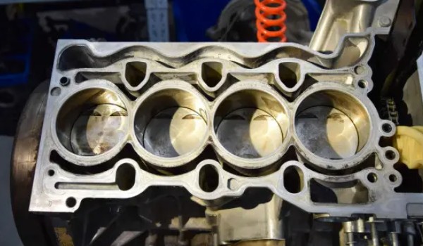 長安uni-v發(fā)動機怎么樣 動力十分充沛(采用1.5T四缸發(fā)動機)