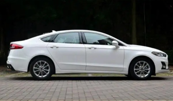 福特蒙迪歐發(fā)動(dòng)機(jī)怎么樣 動(dòng)力十分強(qiáng)勁(搭載2.0T四缸發(fā)動(dòng)機(jī))