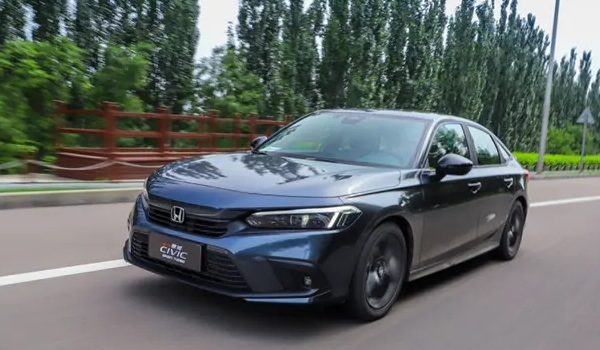 本田思域車身尺寸多少 尺寸長(zhǎng)寬高4674*1802*1415mm