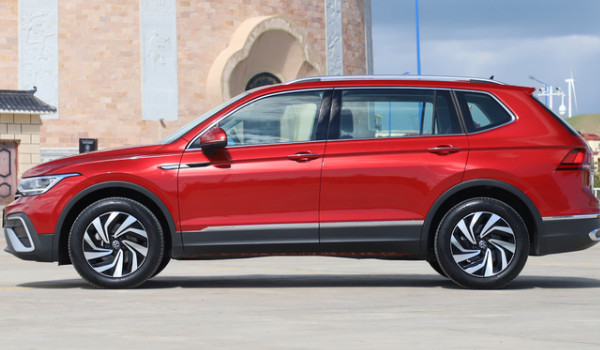 大眾途觀l辨識度高的配色 超導紅辨識度高(采用六種配色)