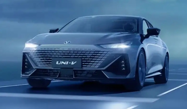 長安uni-v是什么變速箱 僅有一種變速箱搭配(7擋濕式雙離合)