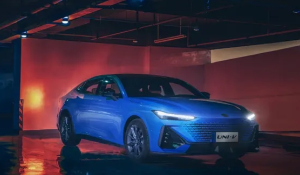 長(zhǎng)安uni-v新車報(bào)價(jià)及圖片 新車2022款售價(jià)10萬起