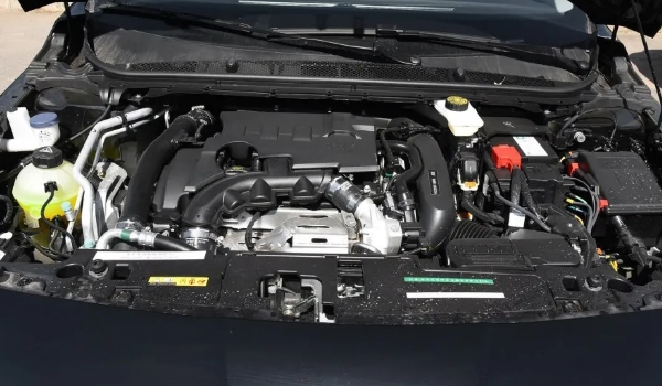 標致408是什么發(fā)動機 采用兩款不同結(jié)構(gòu)發(fā)動機（1.2T三缸/1.6T四缸）