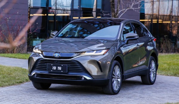 豐田凌放分期多少錢(qián) 分期首付6萬(wàn)(分期落地25萬(wàn))