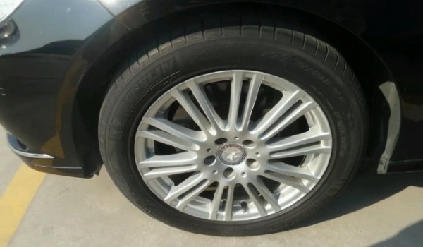 奔馳e級(jí)輪轂多少寸 輪轂尺寸為18英寸