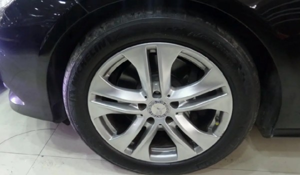 奔馳e級(jí)輪轂多少寸 輪轂尺寸為18英寸