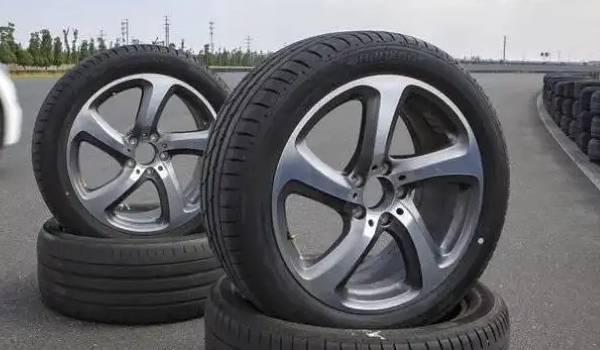 防爆胎和普通的輪胎有什么區(qū)別 具體分三方面（材質(zhì)/防爆標(biāo)識/安全性）