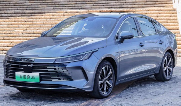 比亞迪驅(qū)逐艦05值得買(mǎi)嗎 值得購(gòu)買(mǎi)(動(dòng)力充沛配置豐富)