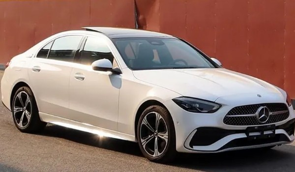 奔馳C class是什么車(chē)型 奔馳的c級(jí)轎車(chē)(class代表級(jí)別)
