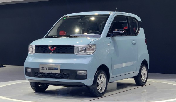 五菱宏光新能源汽車2022款價(jià)格 五菱宏光新能源3萬(wàn)一臺(tái)