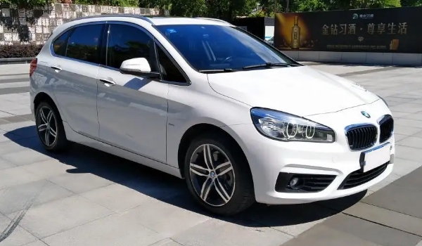 寶馬218i旅行車二手車價(jià)格，市場(chǎng)成交價(jià)12萬(wàn)起