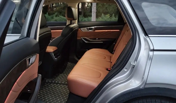 奔騰t99怎么樣值得購買嗎，搭載2.0T+8AT的澎湃動(dòng)力