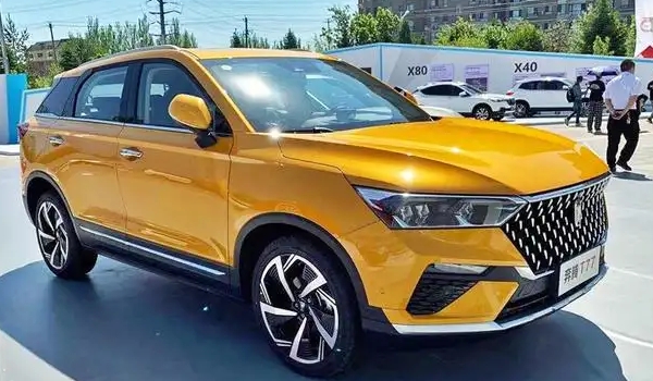 奔騰t77價(jià)格及圖片2022款，市場(chǎng)在售2021款報(bào)價(jià)10萬(wàn)