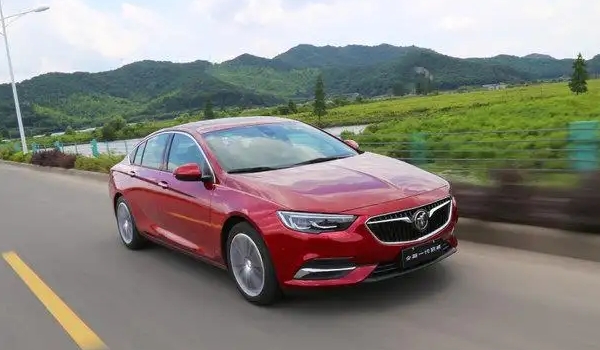 君威油耗實際多少，實測百公里油耗8L起（搭載1.5T和2.0T兩款發(fā)動機）