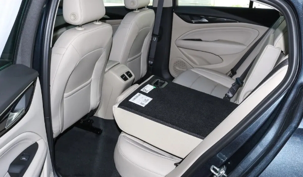 別克君威口碑怎么樣，底盤穩(wěn)重厚實(shí)（駕駛操控很棒）