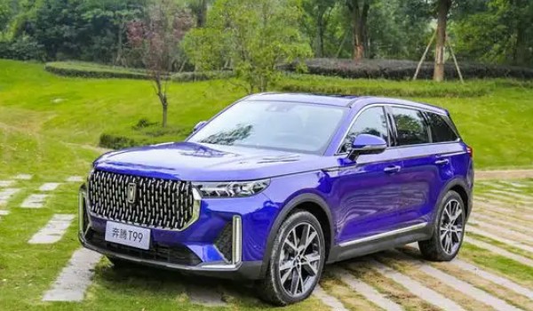 一汽奔騰t99怎么樣 車(chē)身長(zhǎng)達(dá)4.8米(百公里油耗10.5L)