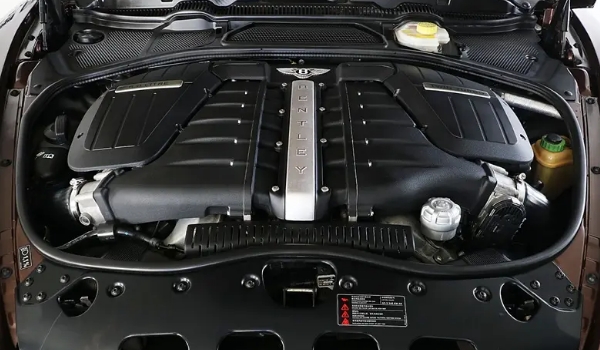 開賓利歐陸的都什么人，富豪很少親自上手開（有網(wǎng)紅和司機(jī)兩類）