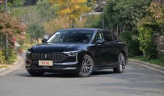 奔騰b70是進口發(fā)動機嗎，一汽集團自主研發(fā)（動力吊錘同價位日系車）