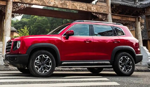 新款哈弗大狗詳細(xì)參數(shù)介紹 搭載2.0T發(fā)動機(jī)(車身長達(dá)4.6米)