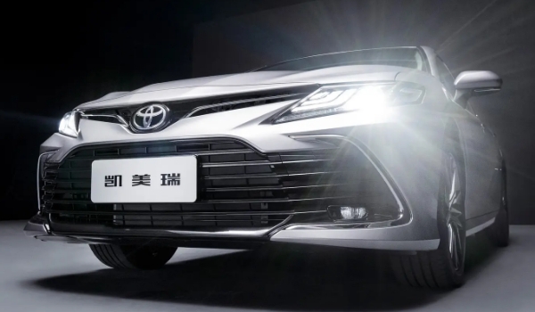豐田凱美瑞2022新款圖片價格，最新2022款報價17萬起