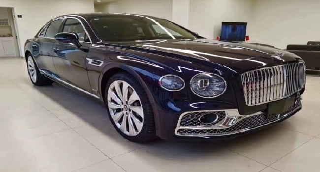 賓利飛馳w12報價，價格與車型豪氣相當