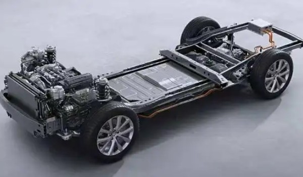 增程式混動(dòng)技術(shù)原理是什么 電機(jī)驅(qū)動(dòng)汽車(發(fā)電機(jī)給電機(jī)充能)