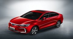 北汽eu5續(xù)航多少公里，續(xù)航強(qiáng)充電也方便