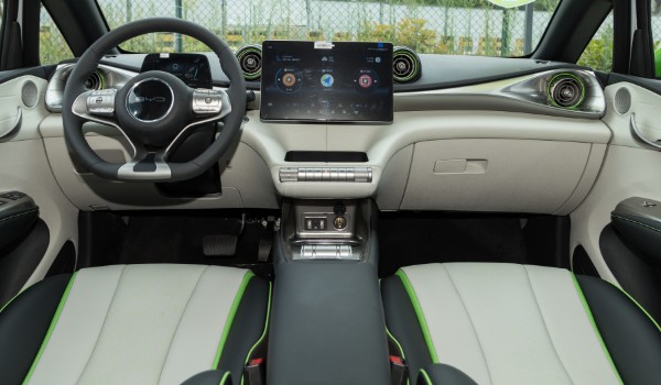 10萬左右的新能源汽車推薦 海豚續(xù)航達401km(售價僅10萬元)