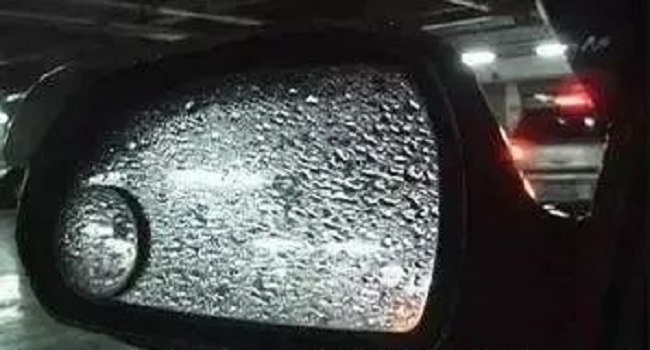 后視鏡有雨水看不清楚怎么辦，安全駕駛最重要