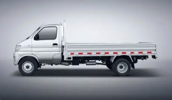 長安神騏t20加長版價格 廠商指導(dǎo)價格5.95萬元（1.5/1.6L發(fā)動機(jī) 油耗低）