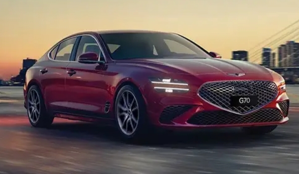 捷尼賽思g70怎么樣，搭載2.0T+8AT的動力組成（尺寸空間寬敞舒適）