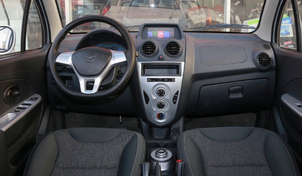 海馬愛尚ev純電動(dòng)汽車怎么樣 續(xù)航可達(dá)100km(配置功能豐富)