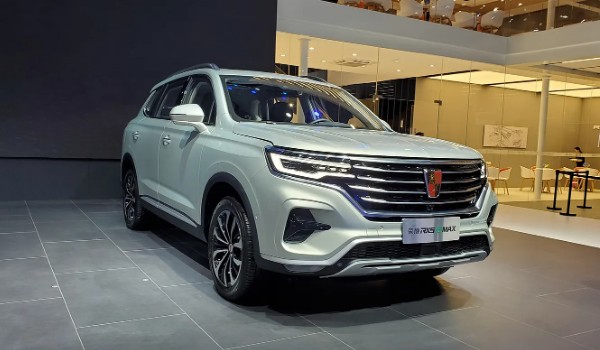 榮威rx5車(chē)身尺寸是多少 車(chē)身長(zhǎng)達(dá)4.6米(軸距可達(dá)2765mm)