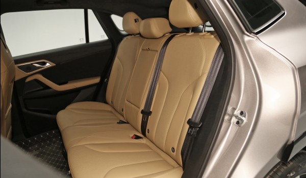 榮威rx5車(chē)身尺寸是多少 車(chē)身長(zhǎng)達(dá)4.6米(軸距可達(dá)2765mm)