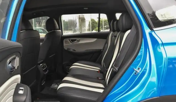 榮威rx5max怎么樣，動力家用充沛（百公里綜合油耗7L起）