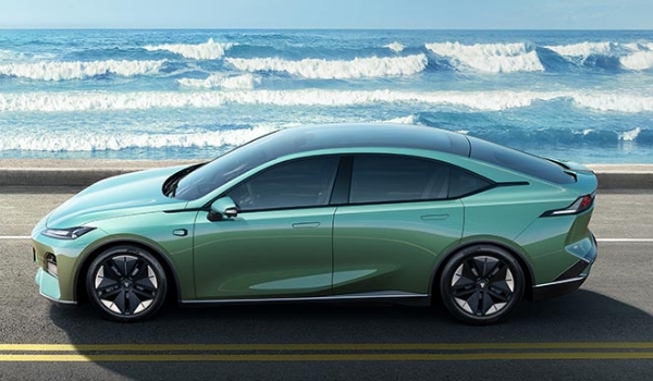 長安深藍(lán)sl03增程版純電續(xù)航，純電續(xù)航超過200km（綜合續(xù)航超過1200km）