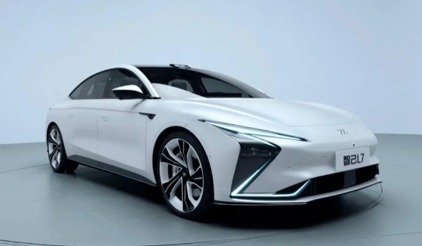 智己l7大概多少錢(qián)，市場(chǎng)最新款報(bào)價(jià)36萬(wàn)起（全款落地最低38萬(wàn)）