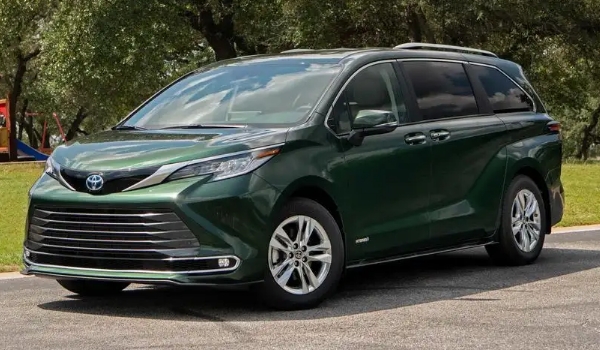 豐田商務(wù)車(chē)七座塞納價(jià)格，在售2021款報(bào)價(jià)30萬(wàn)起