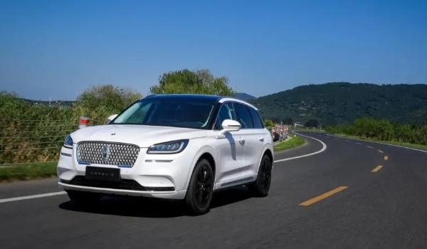 林肯冒險(xiǎn)家2022款報(bào)價(jià)及圖片，市場(chǎng)最新款報(bào)價(jià)24萬(wàn)起