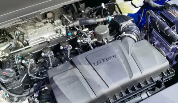 思皓x8百公里油耗多少，綜合百公里油耗8.1L