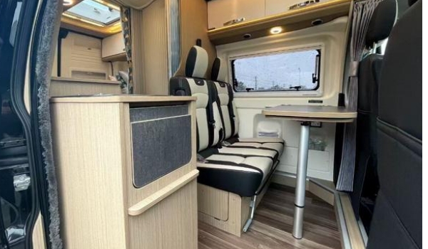 福特小房車16.8萬，內裝精致全面（適合兩人旅行）